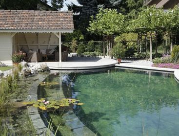 baignade ecologique en Suisse avec design original